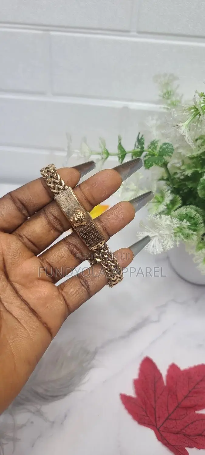 Rosegold Magnetic Strap Hand Chain