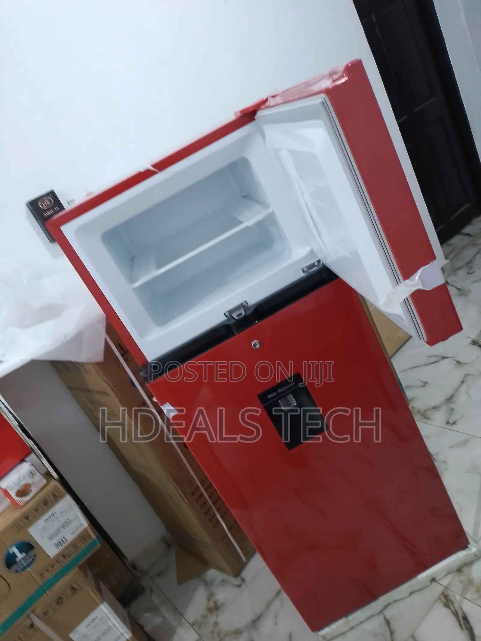 Top Brand REF205DRB Hisense 204L Refrigerator.