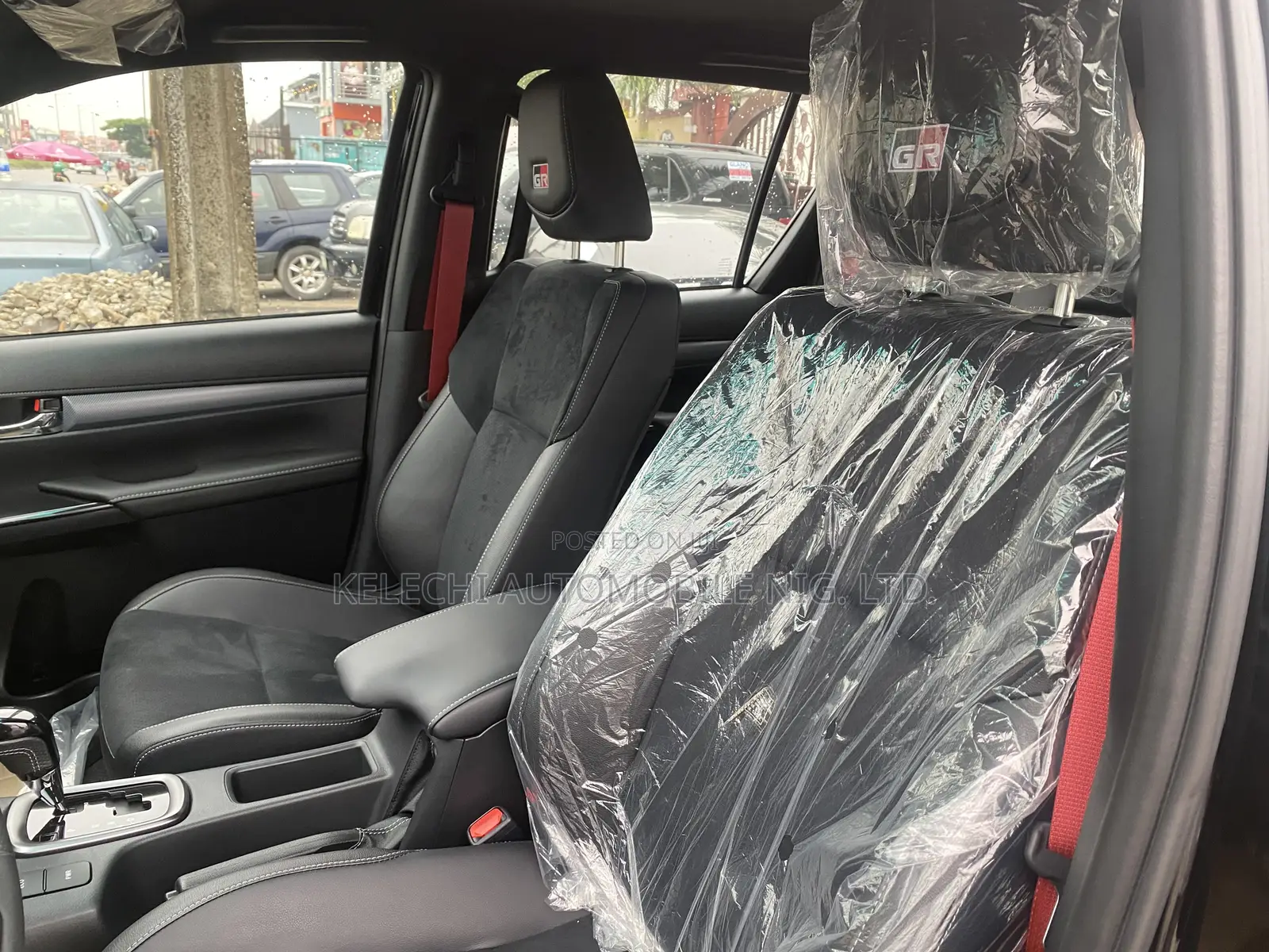 New Toyota Hilux 2024 Black