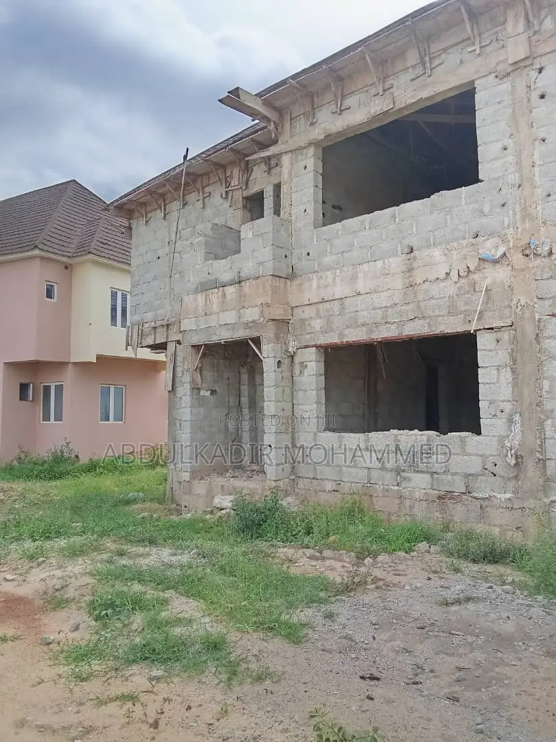 4bdrm Duplex in Khaniz Estate, Gwarinpa for sale