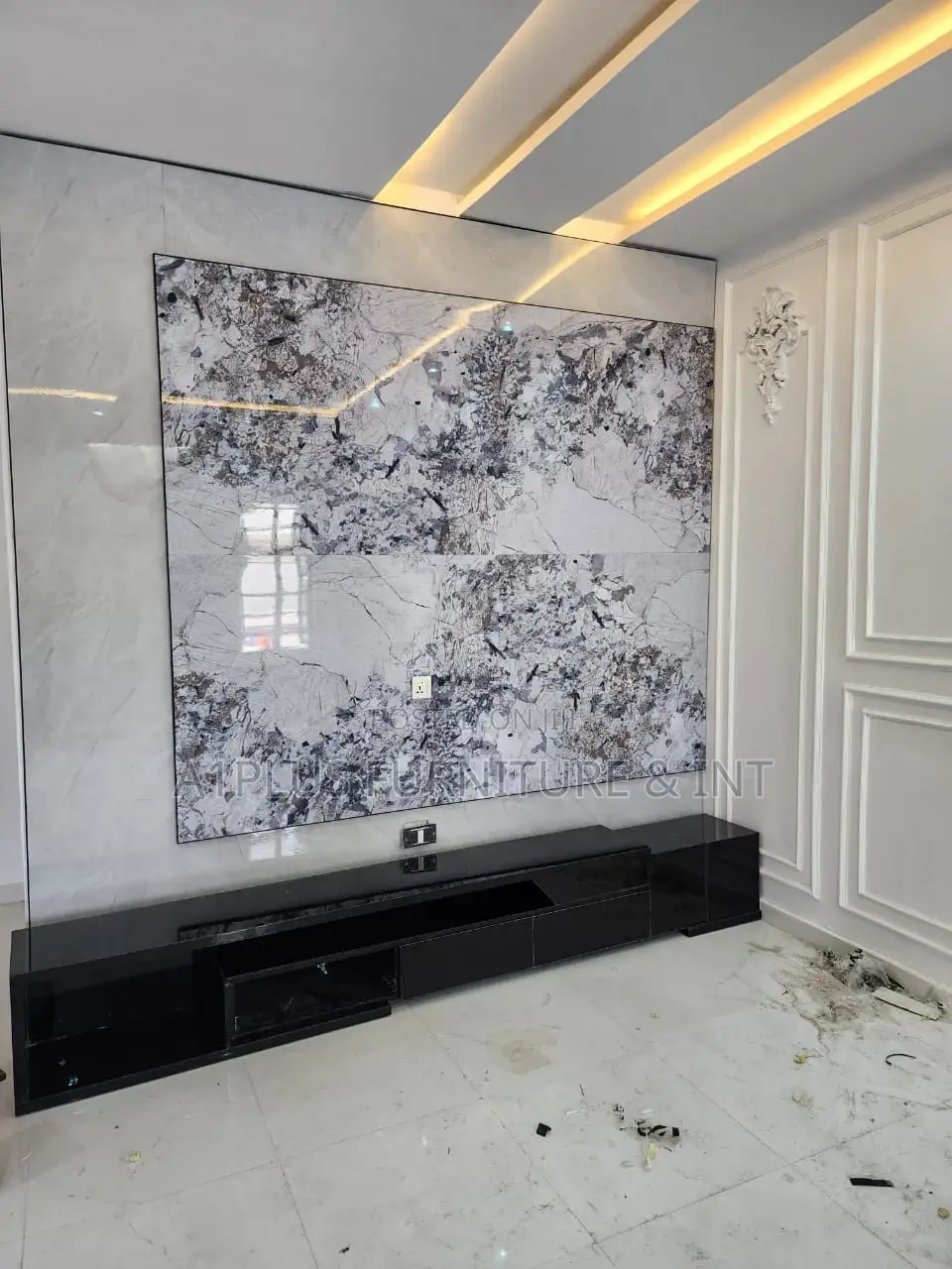 Tv Cladding With Mable Sheet 10ft X 10ft