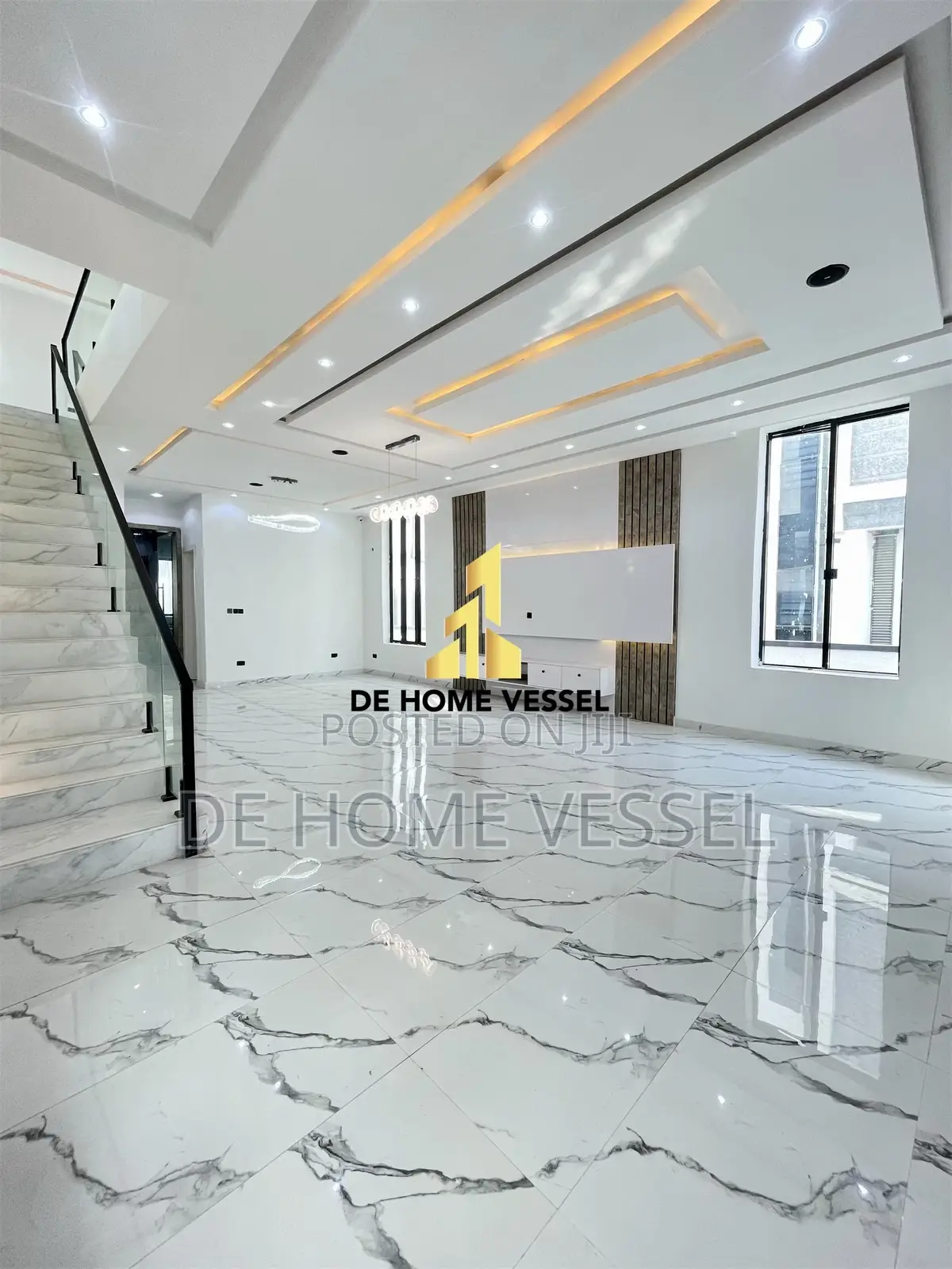 5bdrm Duplex in Ikota for sale