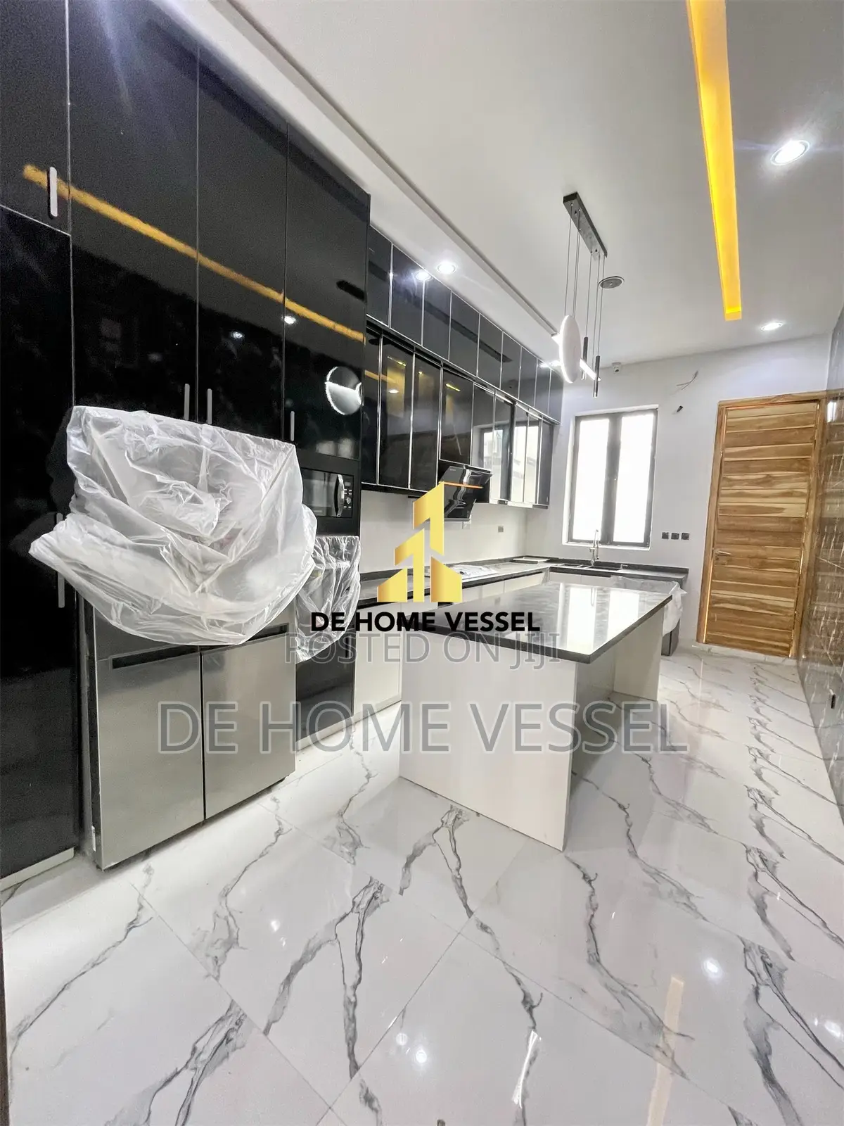 5bdrm Duplex in Ikota for sale