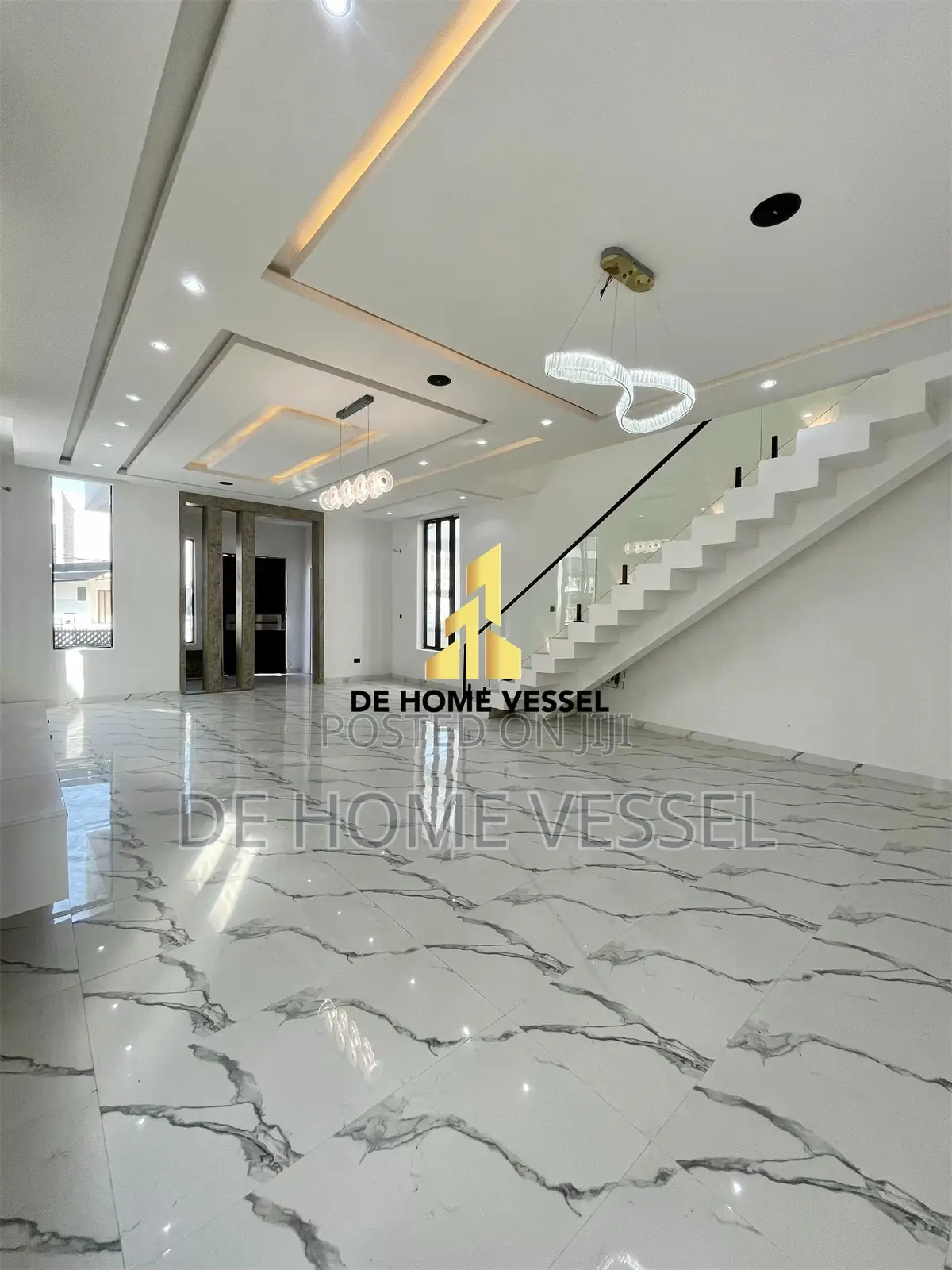 5bdrm Duplex in Ikota for sale