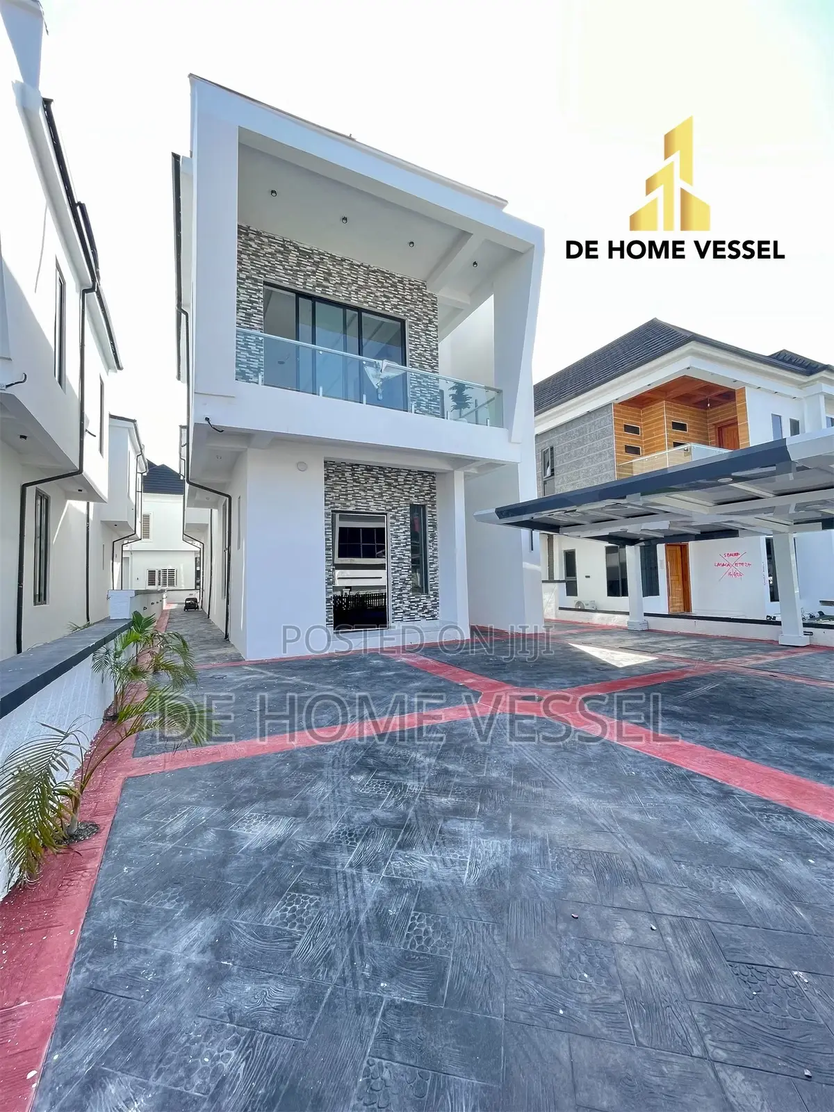 5bdrm Duplex in Ikota for sale