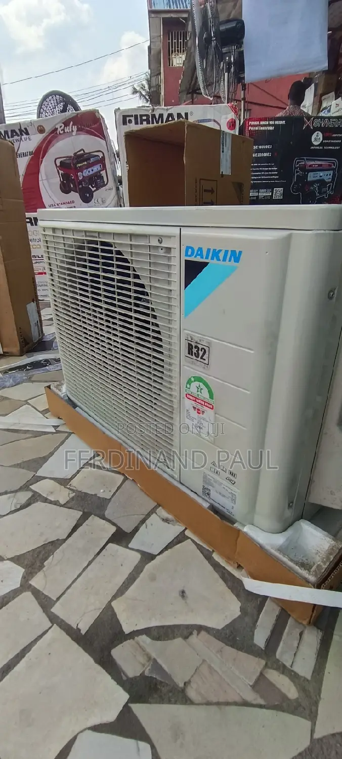 DAIKIN Split Unit Air Conditioner 1.5HP