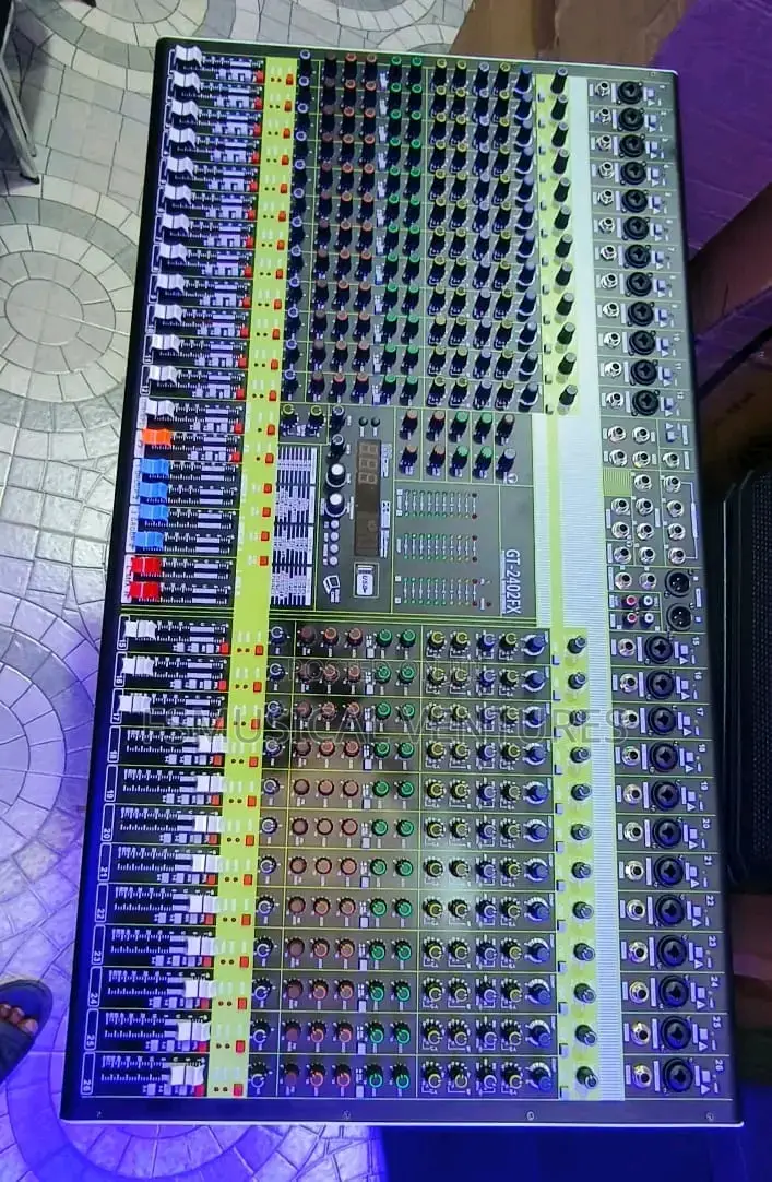 Yamaha 2402fx 26 Channels Professional Mixer Console With Aus