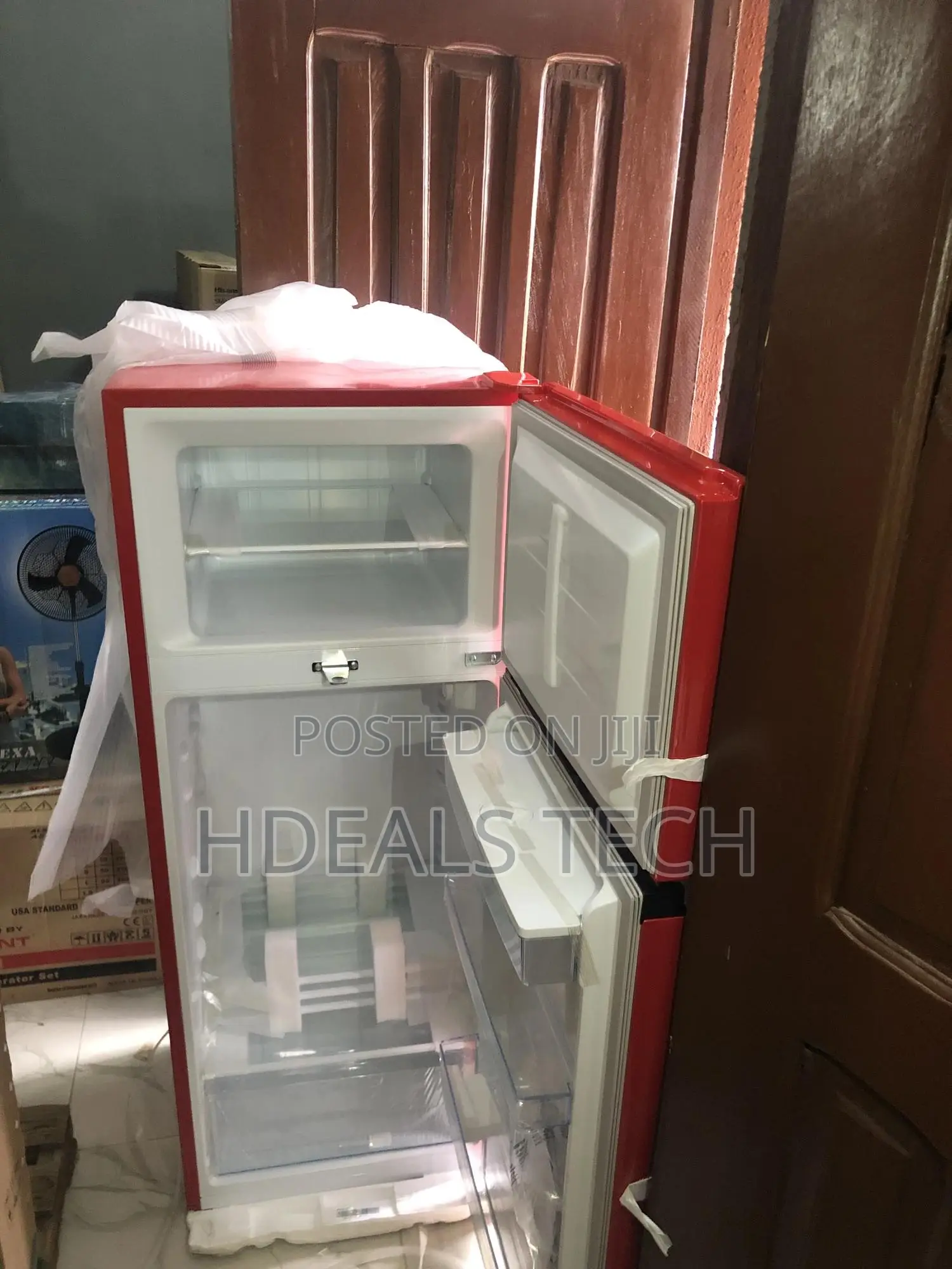 Refrigerator 204L - Hisense With Water Depenser.