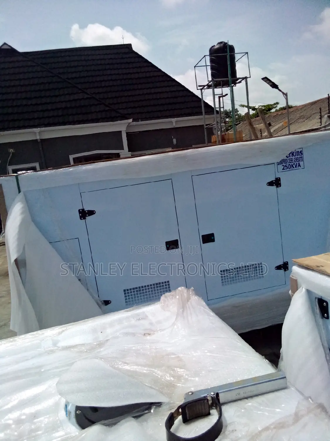 250kva Perkins Soundproof Generator Diesel Is Available