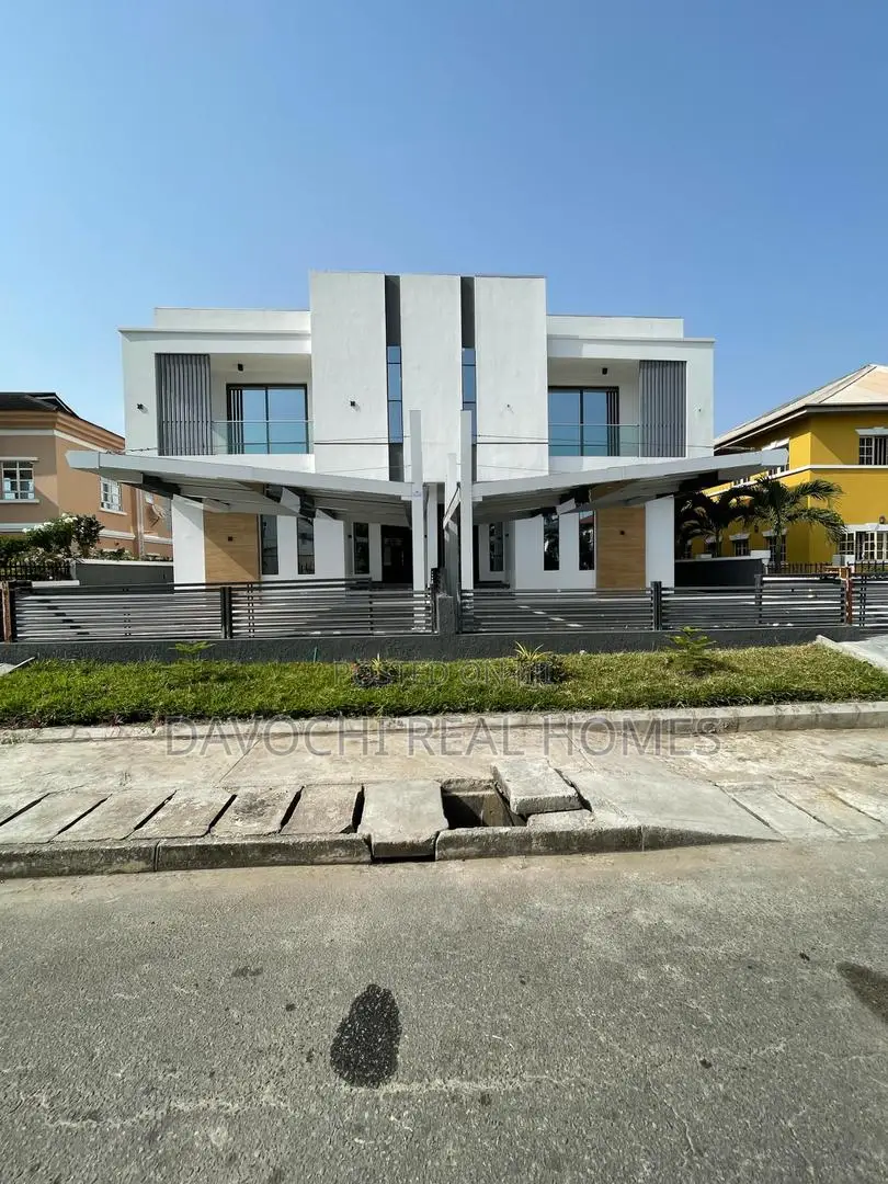 4bdrm Duplex in Chevron Drive, Lekki for sale