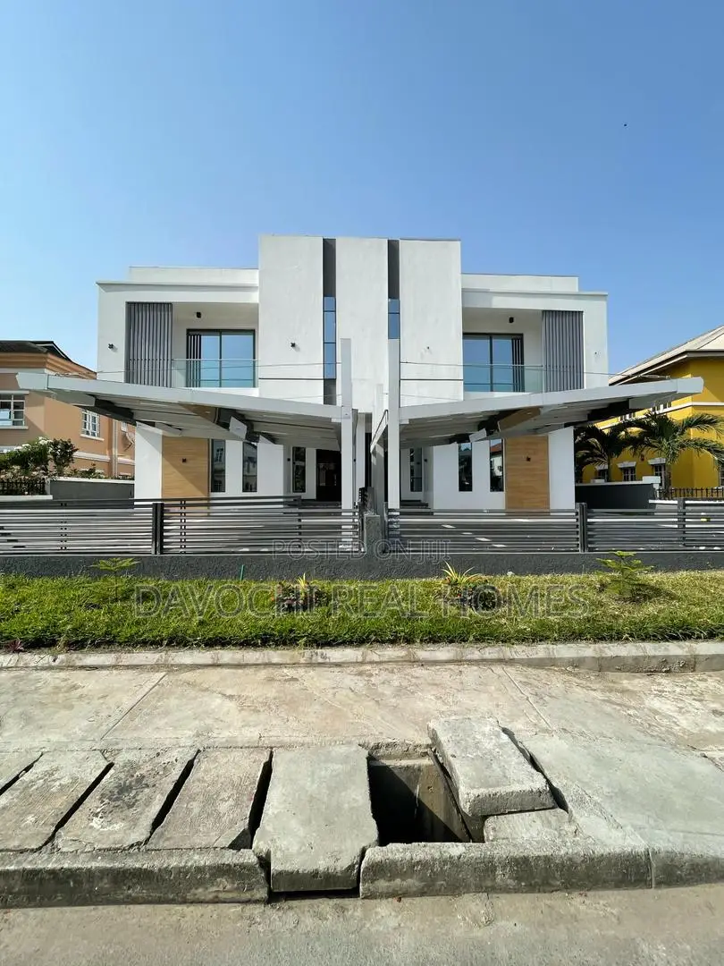 4bdrm Duplex in Chevron Drive, Lekki for sale