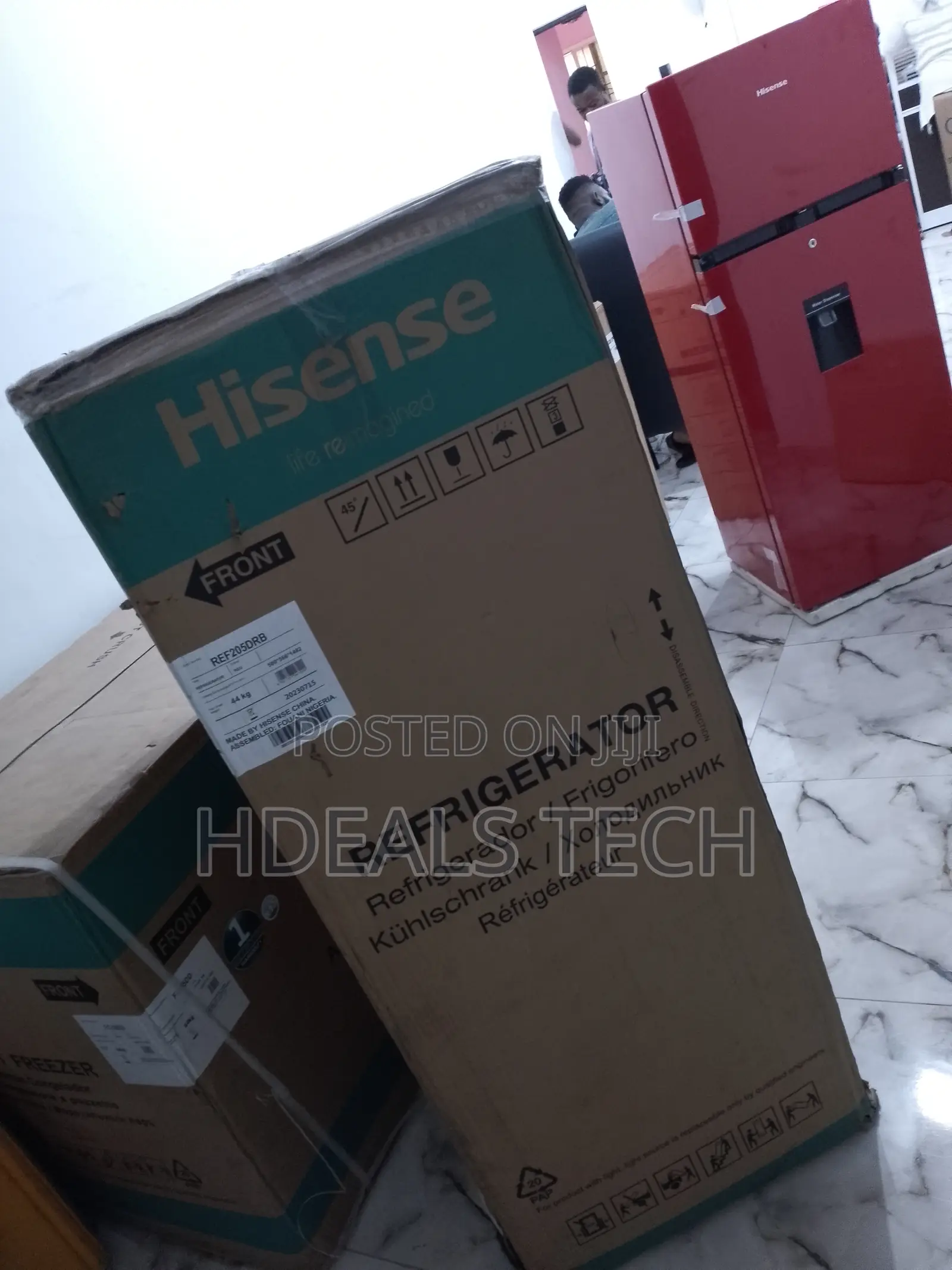 Hisense Refrigerator 204L Red With Water Dispenser