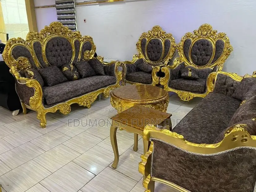 Royal Sofa Seetee + Center Table + 2 Side Stools