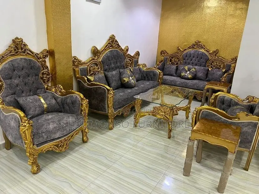 Royal Sofa Seetee + Center Table + 2 Side Stools