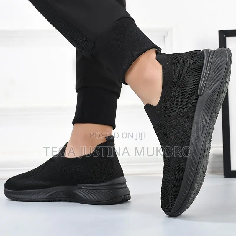 Easy Wears Sneakers