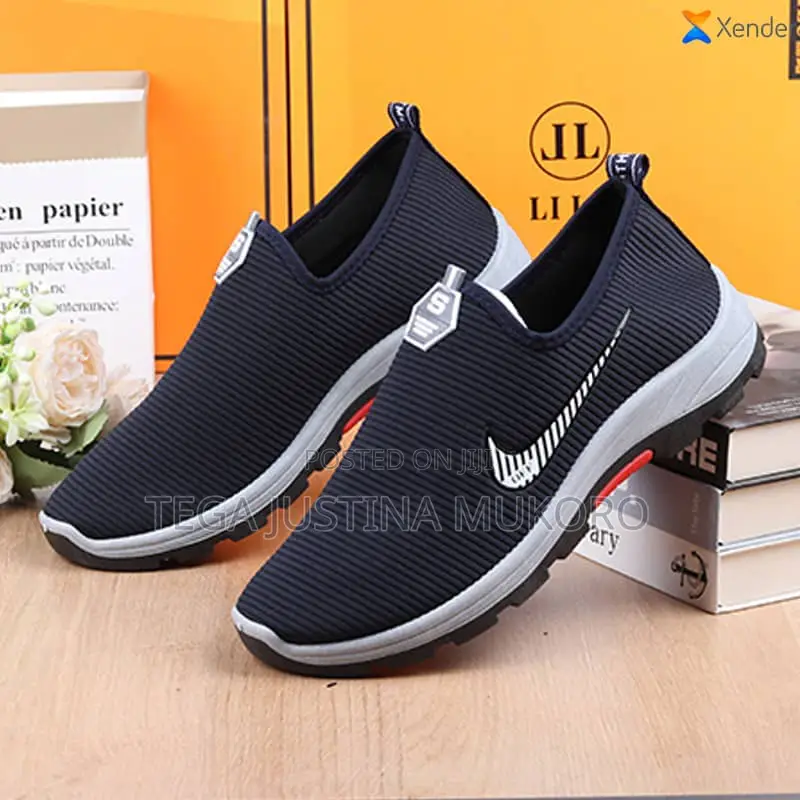 Unisex Easy Wears Sneakers