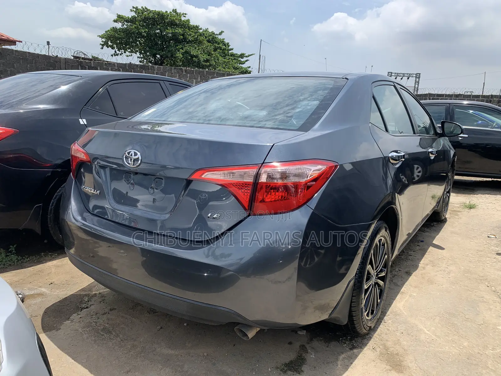 Toyota Corolla LE (1.8L 4cyl 2A) 2018 Blue