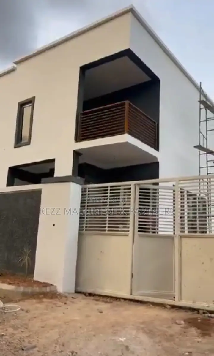 4bdrm Duplex in Trans Ekulu , Enugu for sale