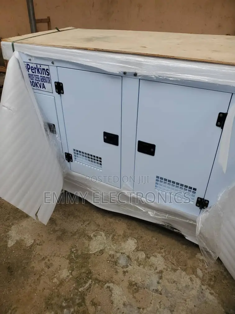 30kva Perkins Diesel Soundproof Generator 100% Copper Coil