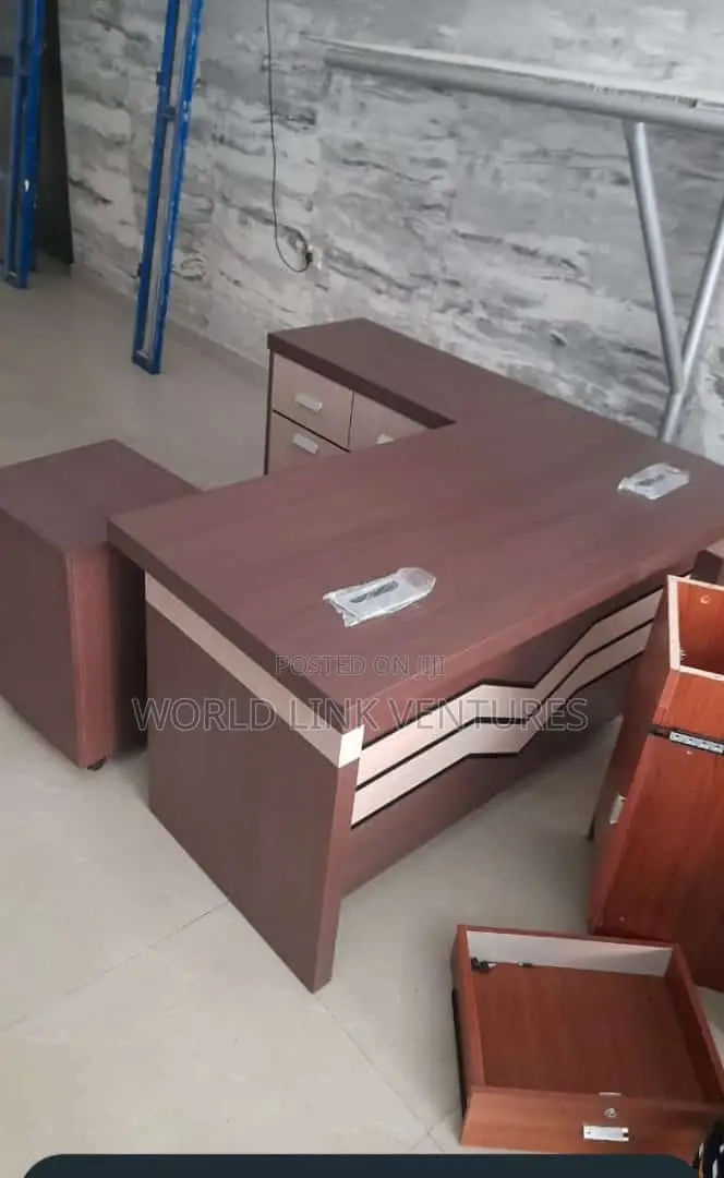 Top Quality Senior Executive Office Table