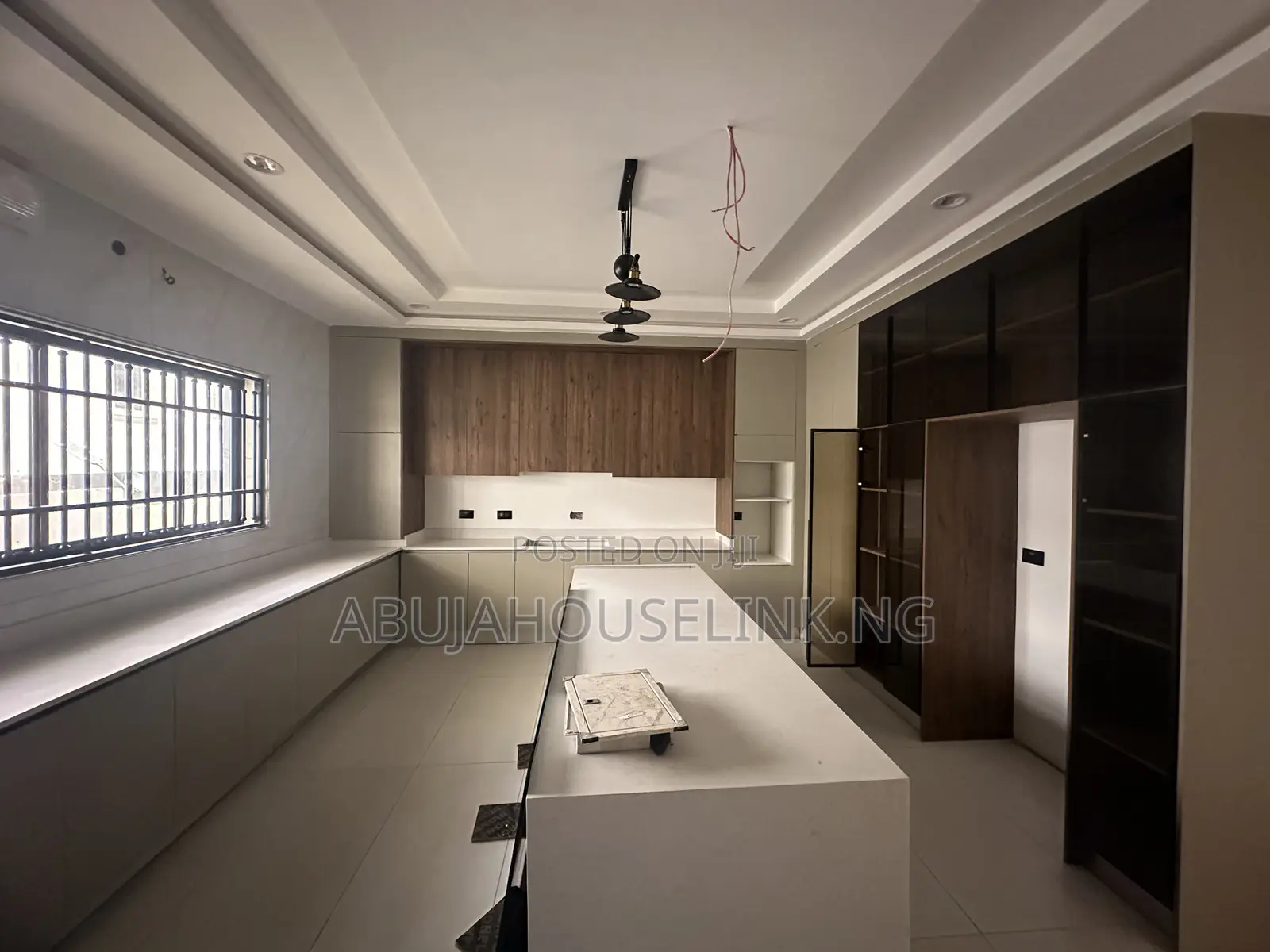 6bdrm Duplex in Guzape Main Abuja for sale