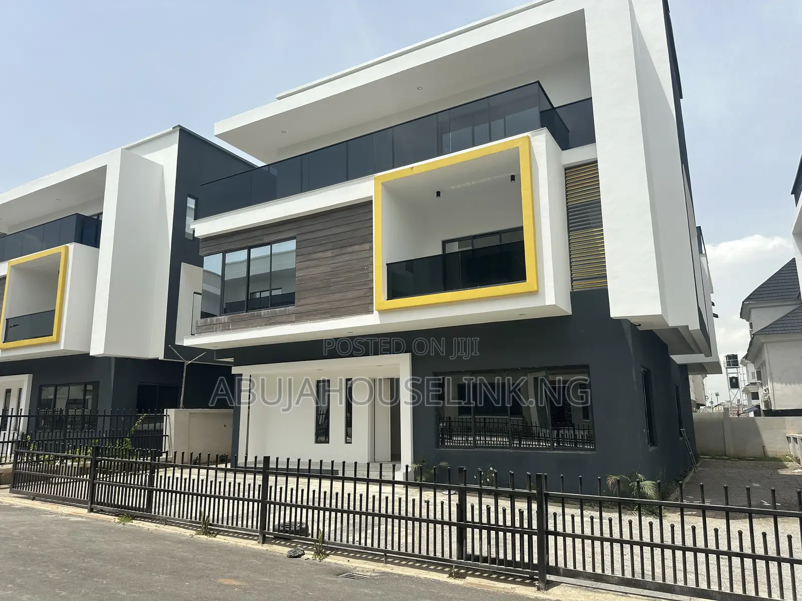 6bdrm Duplex in Guzape Main Abuja for sale