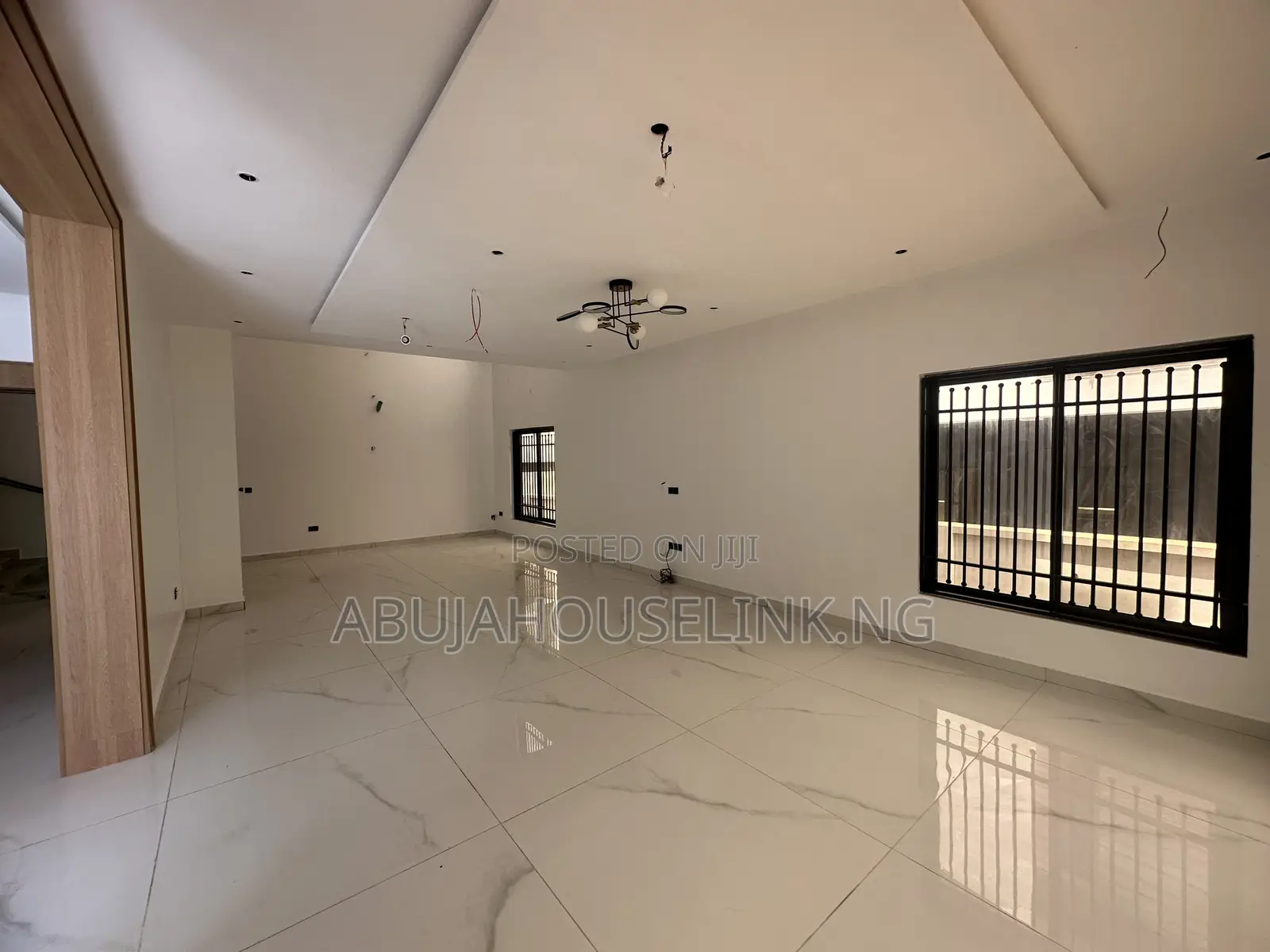 6bdrm Duplex in Guzape Main Abuja for sale