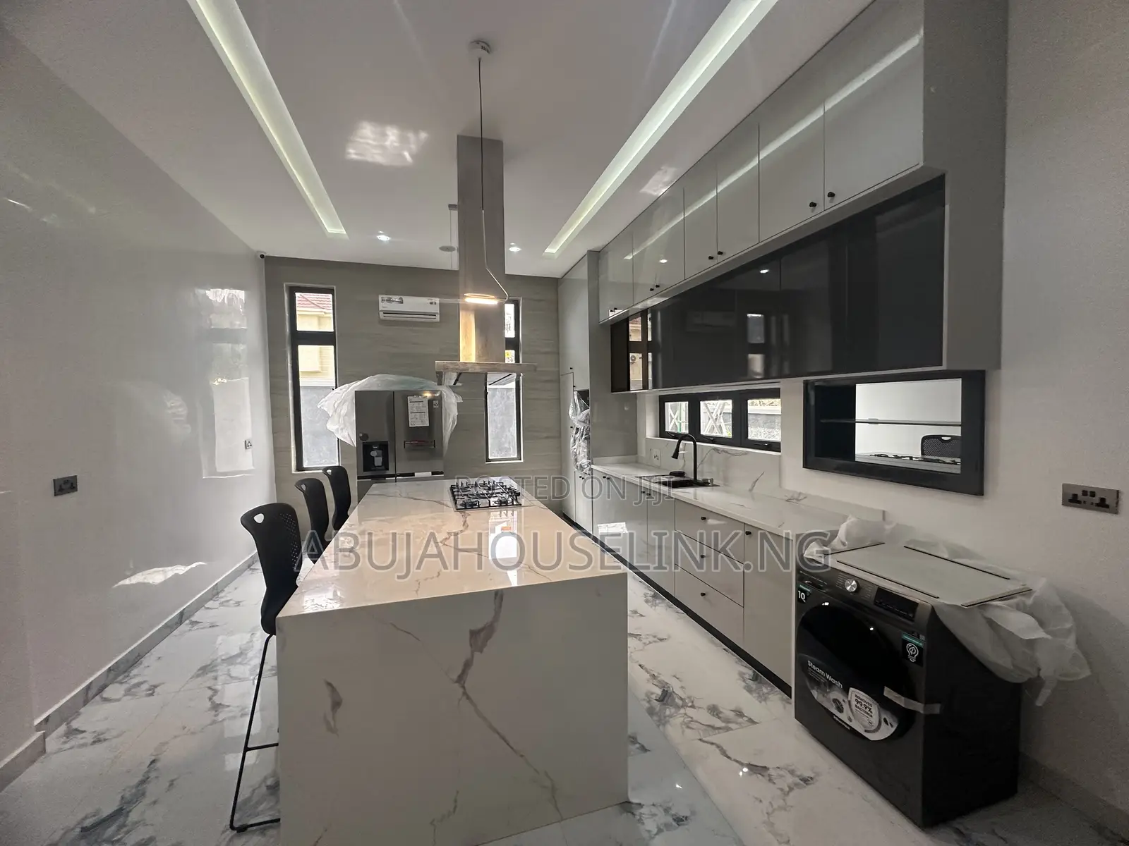 5bdrm Duplex in Apo Resettlement for sale