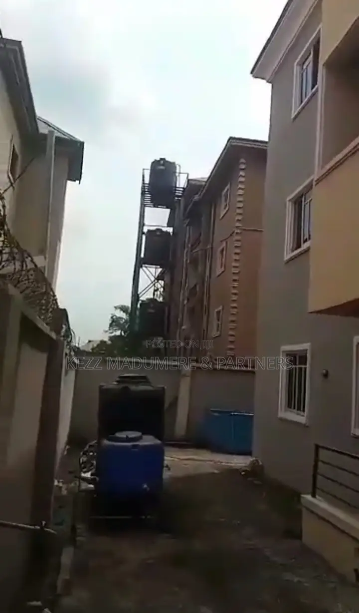 5bdrm Block of Flats in Near Liberty Bus for sale