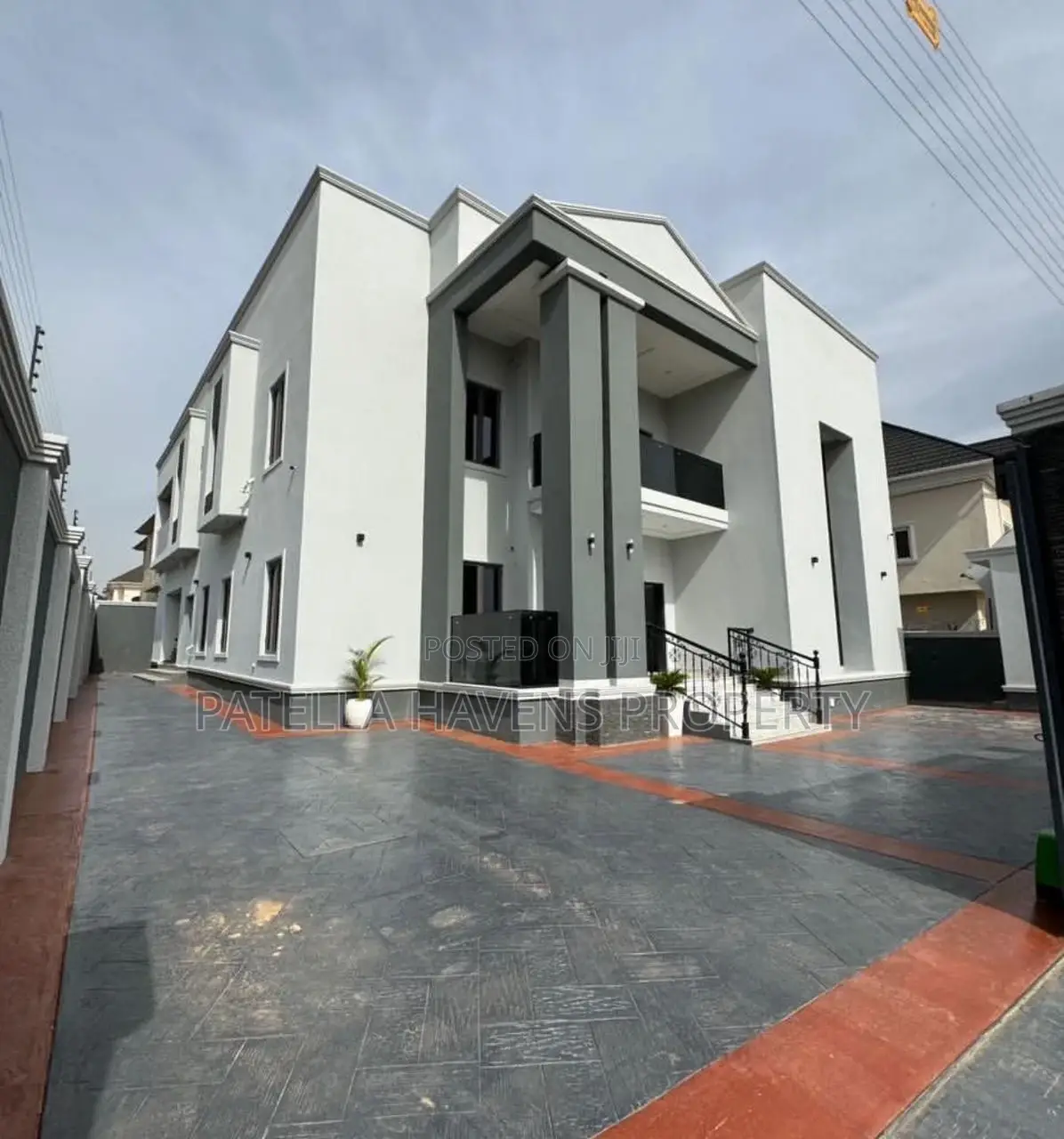 4bdrm Duplex in Apo District for sale