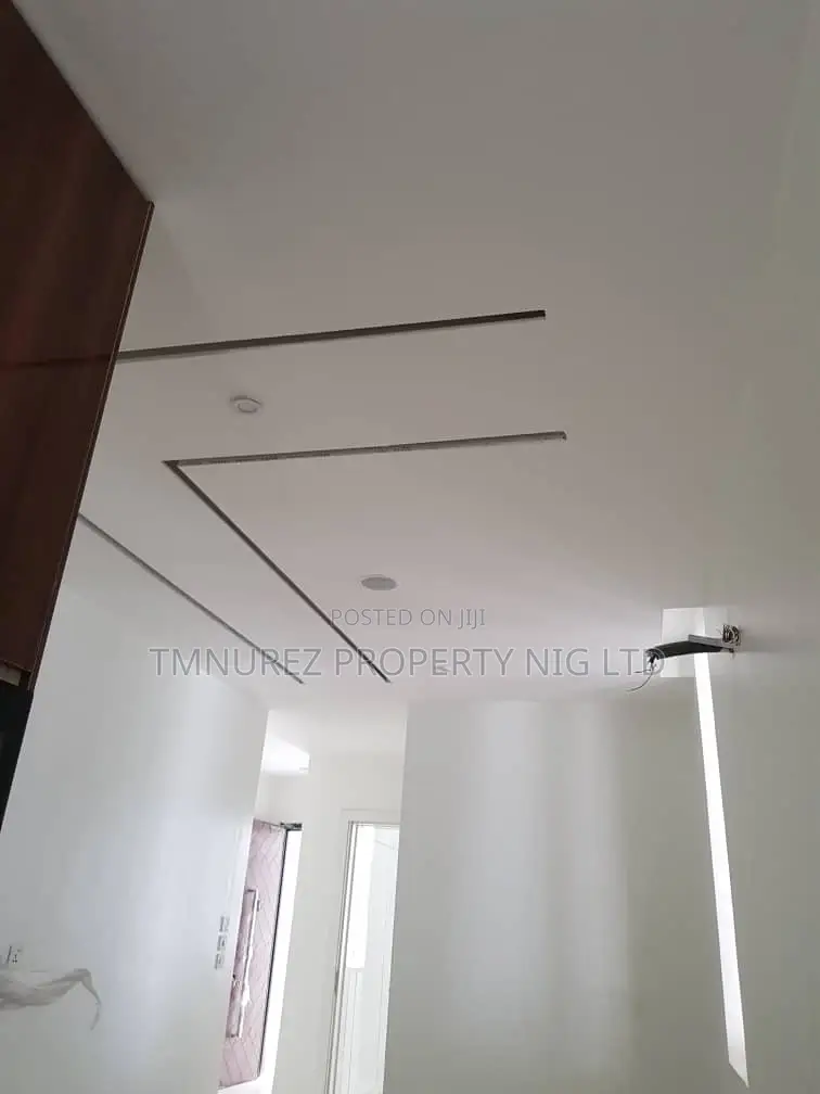 1bdrm Apartment in Ikate, Lekki for sale