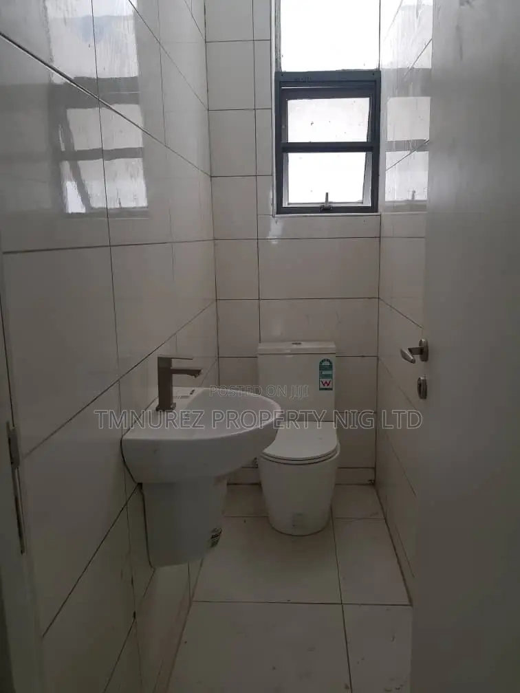 1bdrm Apartment in Ikate, Lekki for sale
