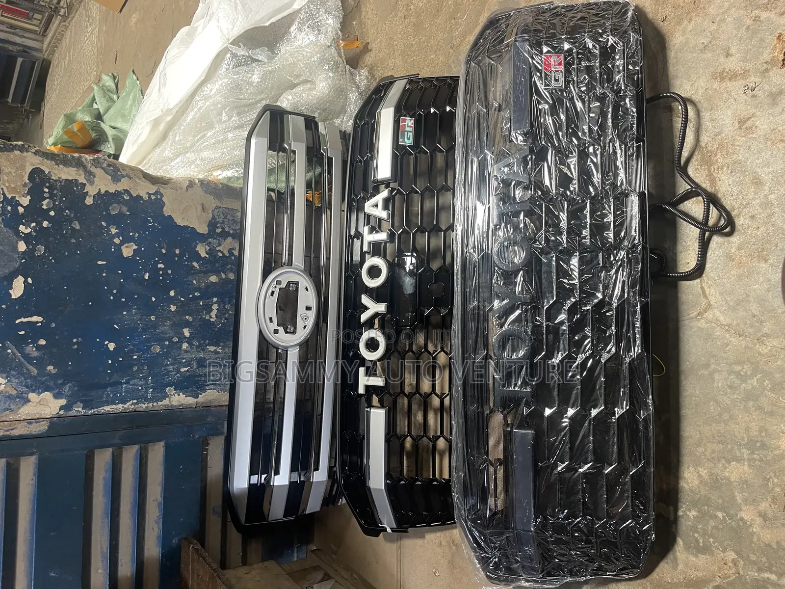 Landcruiser 2022 / 2023 Front Grill With LED Light