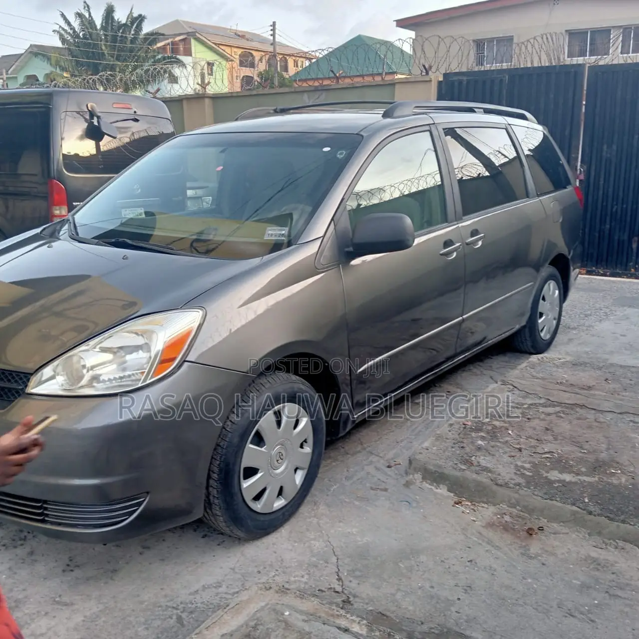 Clean Sienna for Hire to Any Destination of Your Choice