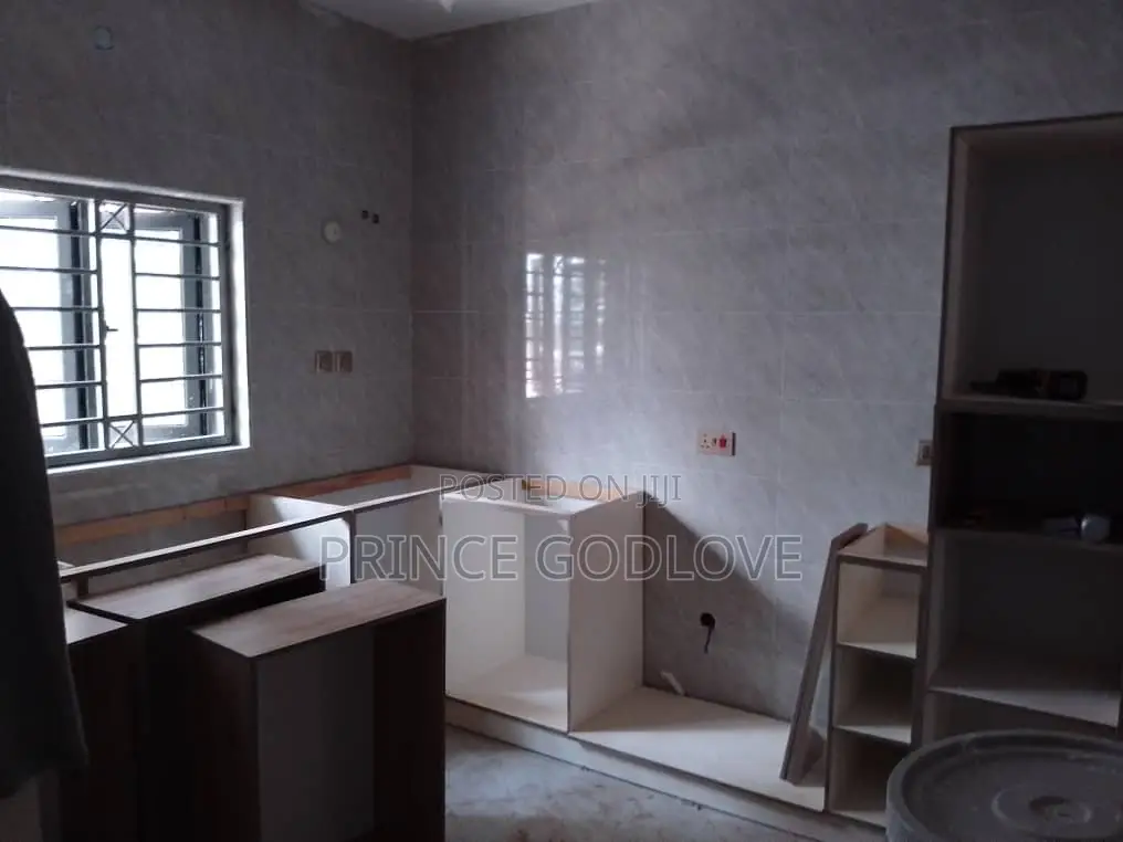 2bdrm Block of Flats in Rockville Estate, Dawaki for rent