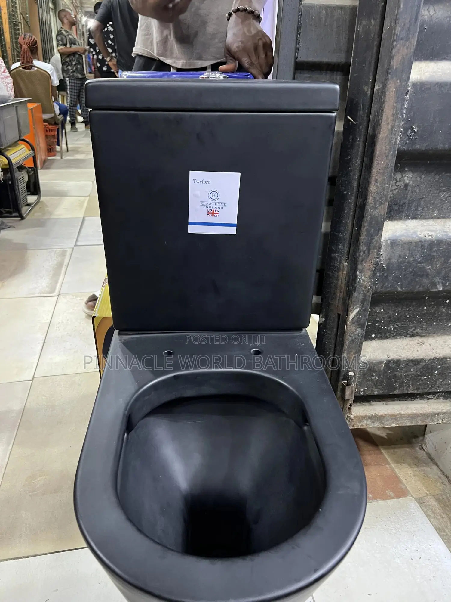 England Black Wc With Basin and Stand