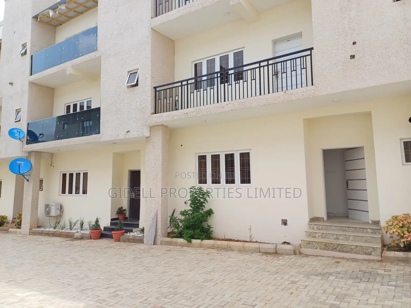 4bdrm Townhouse/Terrace in Jahi for sale