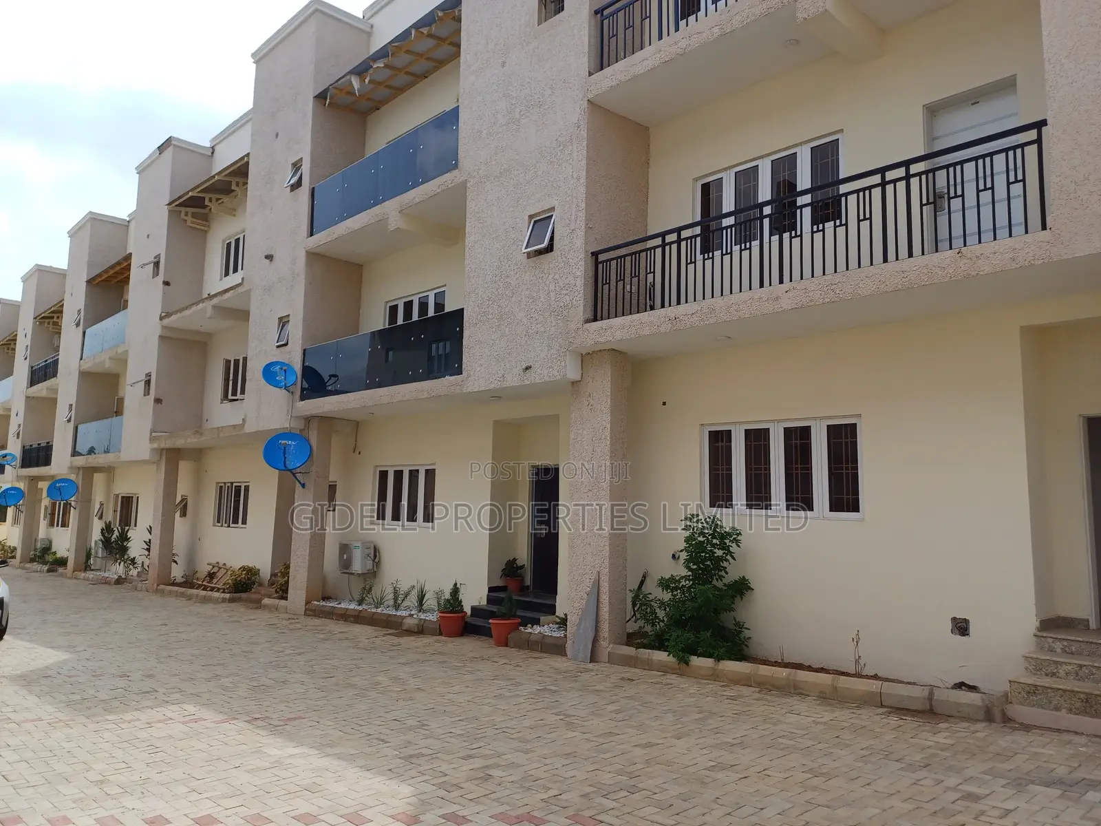 4bdrm Townhouse/Terrace in Jahi for sale