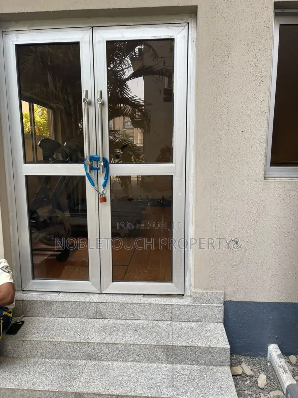 3bdrm Block of Flats in Lekki Lagos for sale