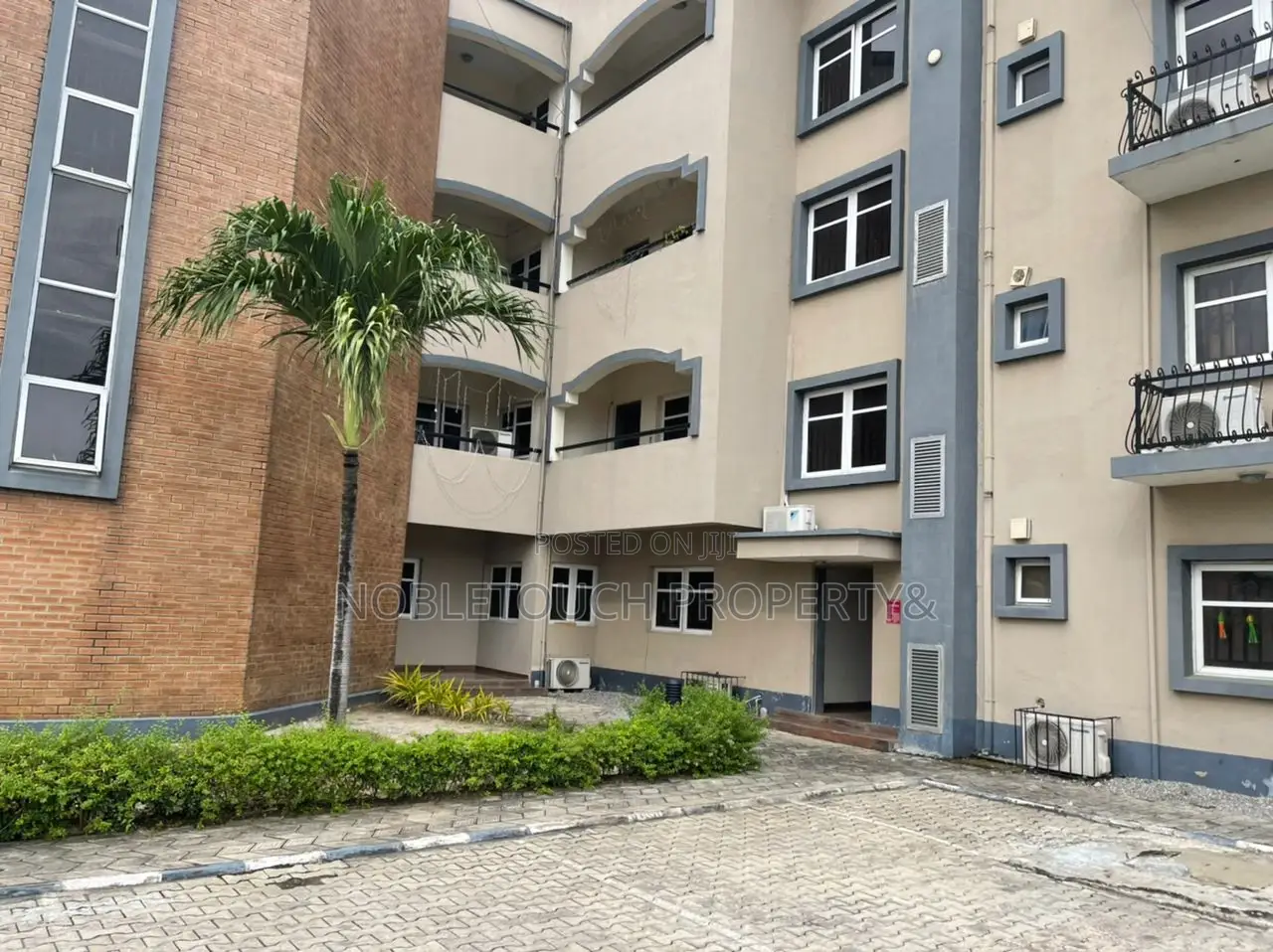 3bdrm Block of Flats in Lekki Lagos for sale