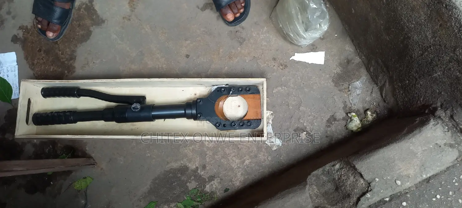 Hydraulic Cable Cutter (Big Size and the Small Size Is A)