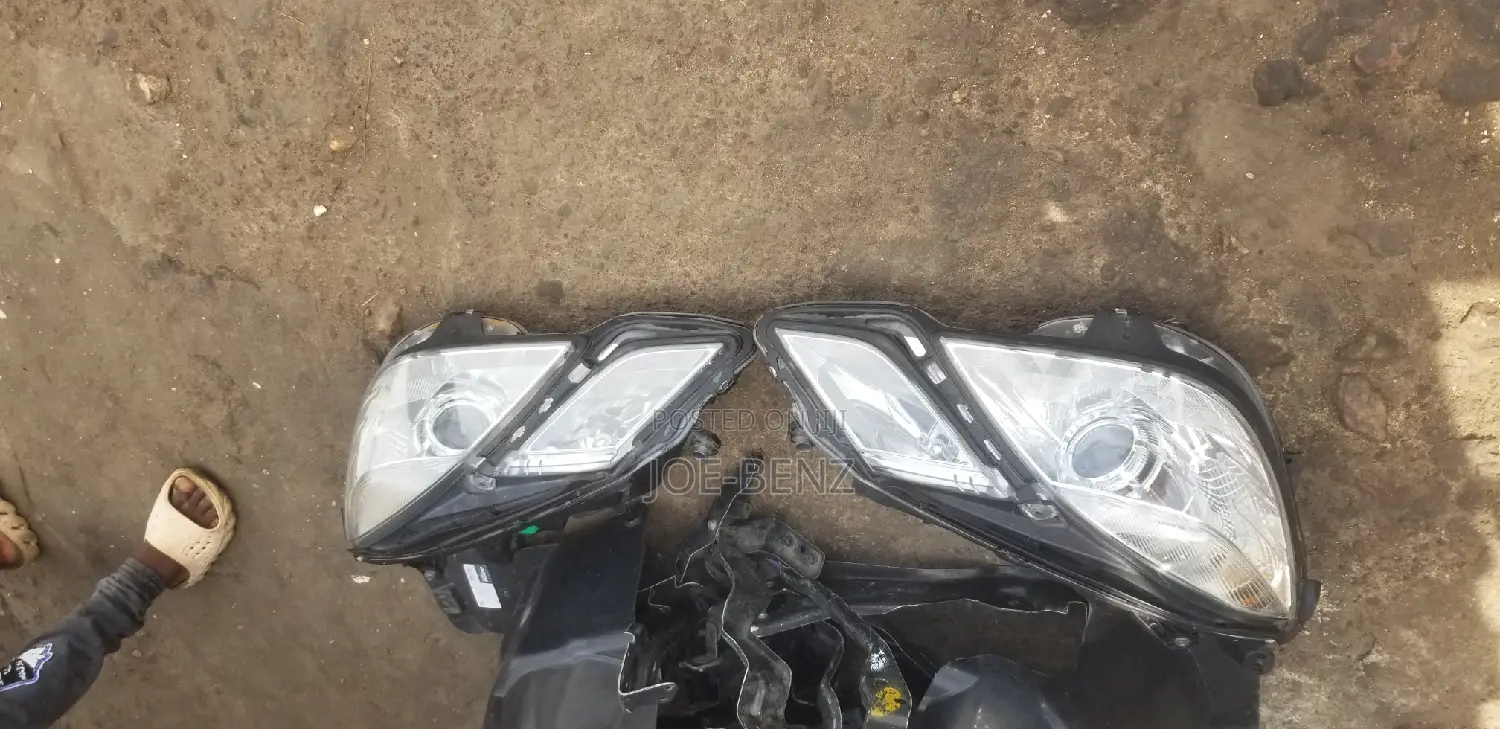 E350 2010 Set of Non LED Headlights