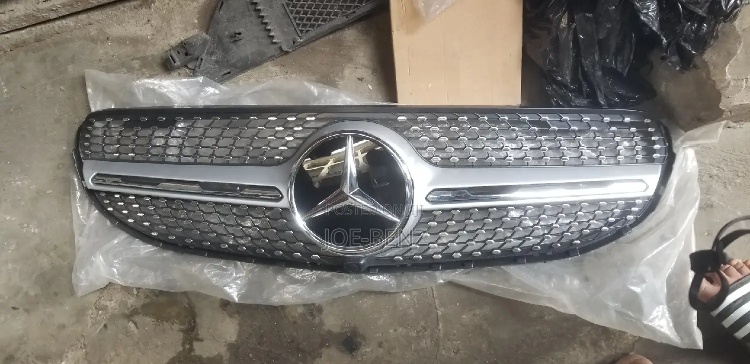GLC300 2020 Front Bumper Grill