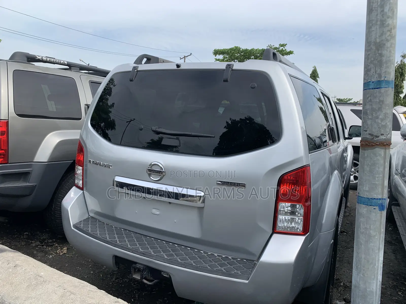 Nissan Pathfinder Silver 4x4 2011 Silver