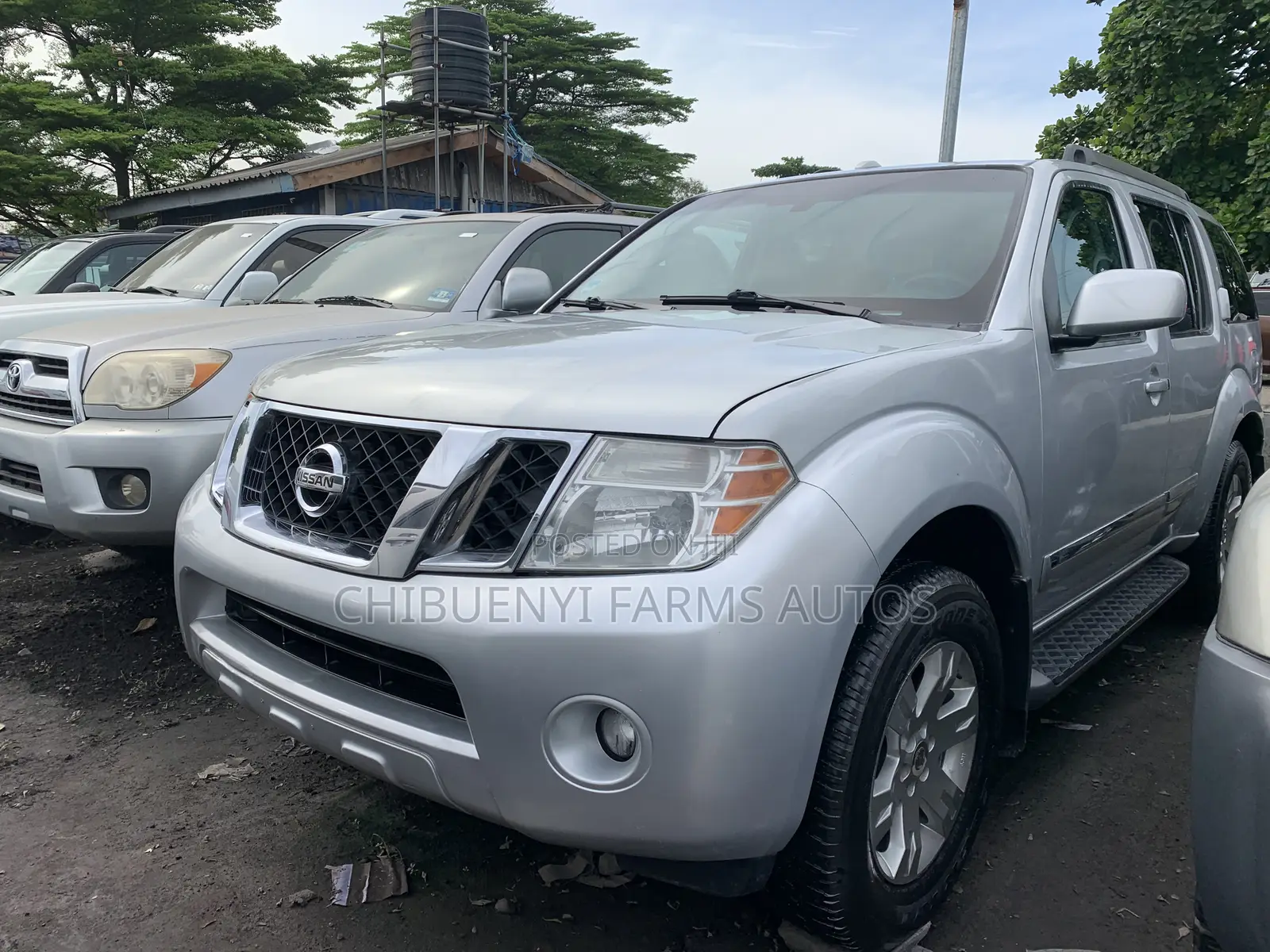 Nissan Pathfinder Silver 4x4 2011 Silver
