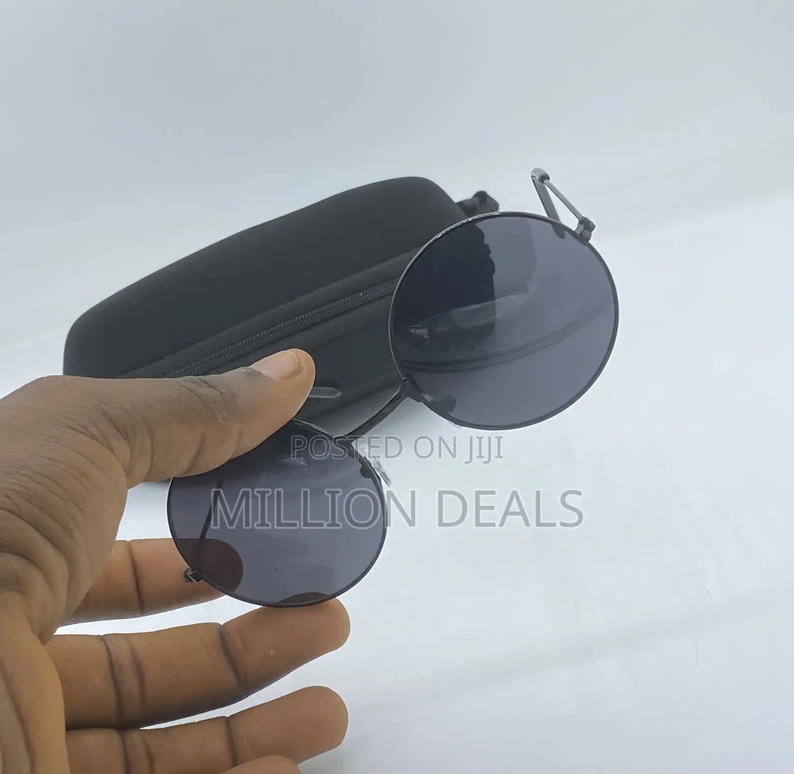 Round Light Weight Stylish Men’S Sunglasses