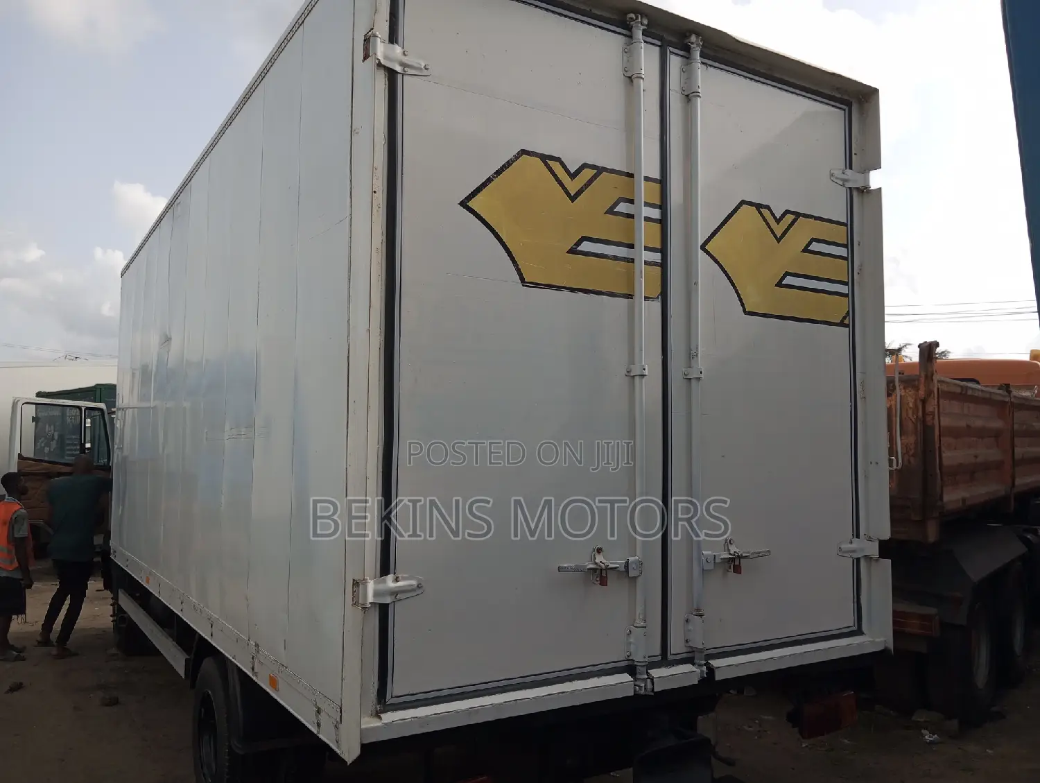 Foreign Used Mercedes-Benz 817 2002 White