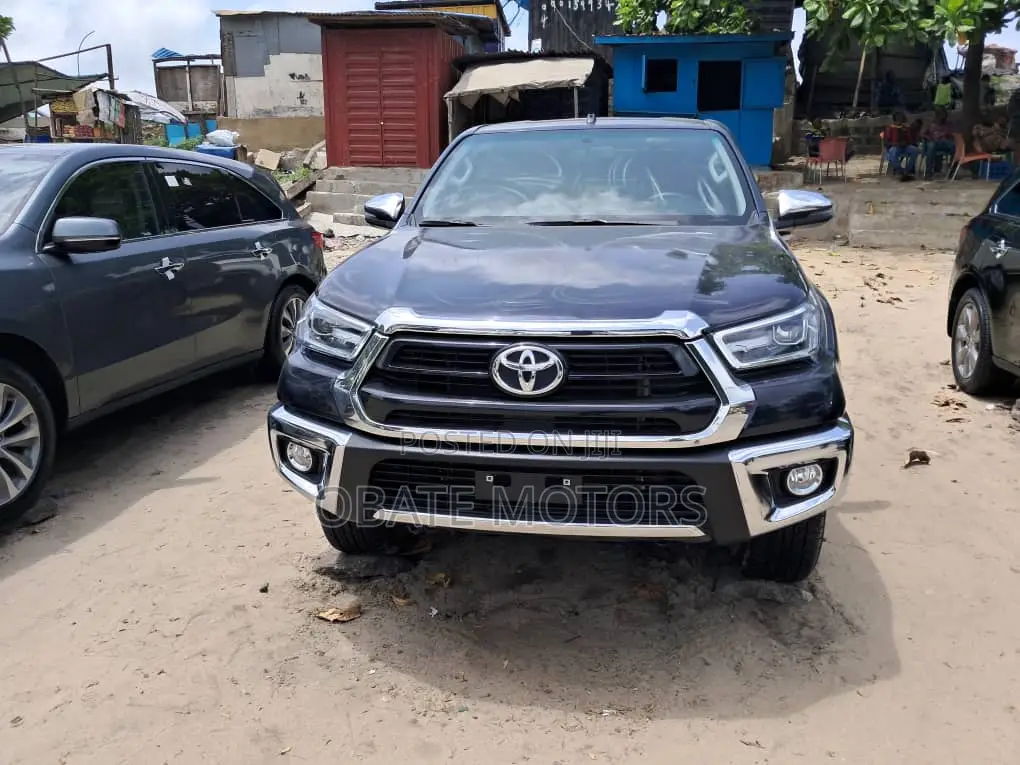 Toyota Hilux 2021 Blue