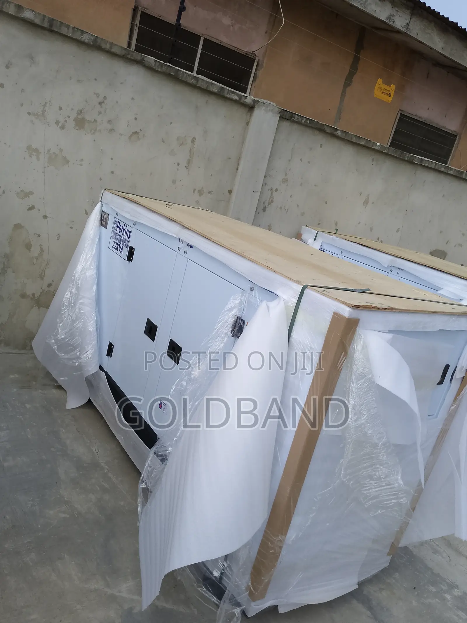 Powerful Perkins 22kva Soundproof Generator
