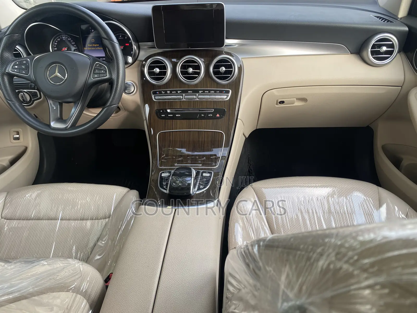 Mercedes-Benz C300 2016 Red